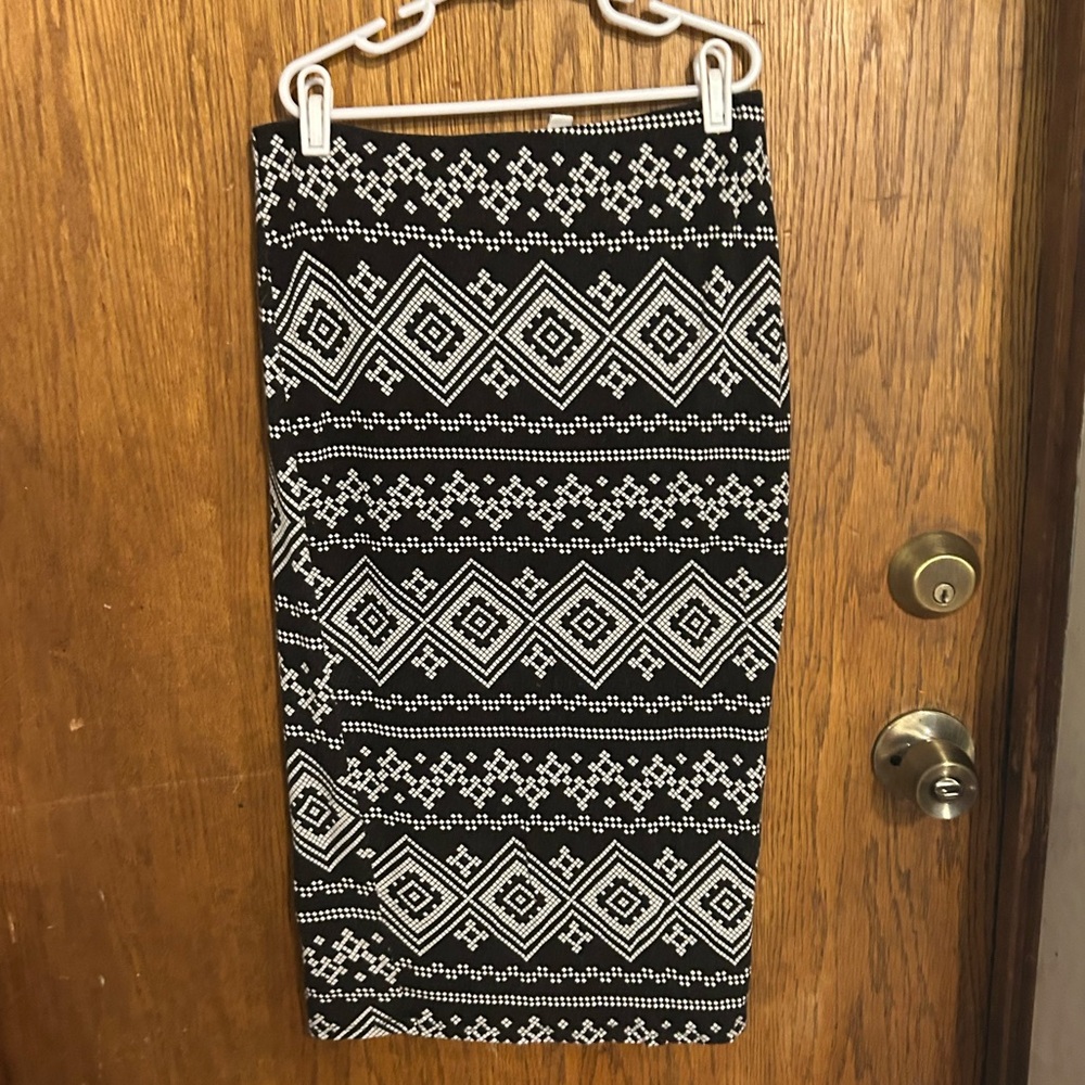 Geometric Midi Pencil Skirt